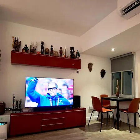 Sylvias Art Apartment